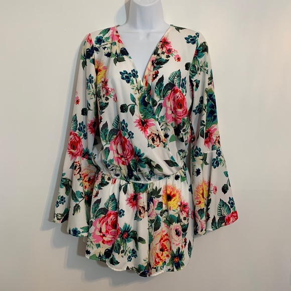 Floral romper by Vintage Havana. Size Large - Picture 3 of 8